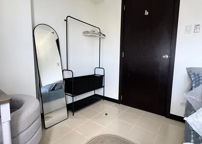 Ji Homestaycation Aparthotel